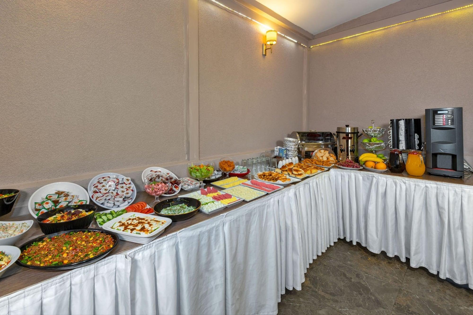 Aristocrat Hotel Istanbul Ngoại thất bức ảnh