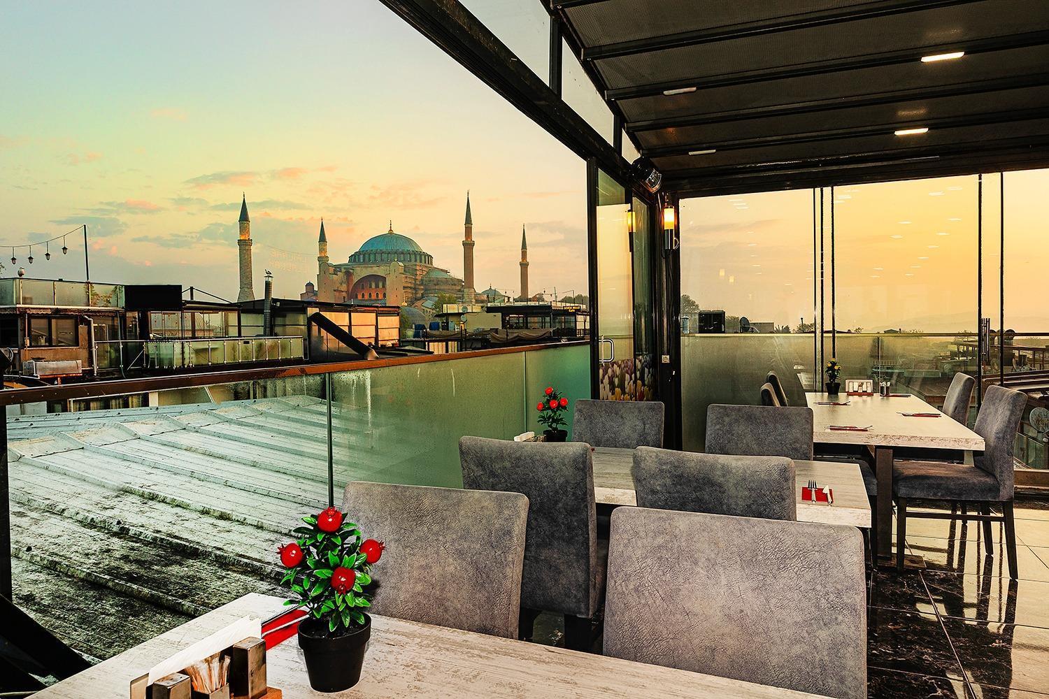 Aristocrat Hotel Istanbul Ngoại thất bức ảnh