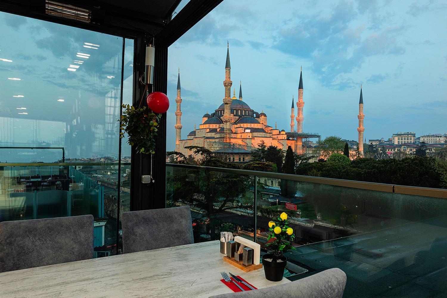 Aristocrat Hotel Istanbul Ngoại thất bức ảnh
