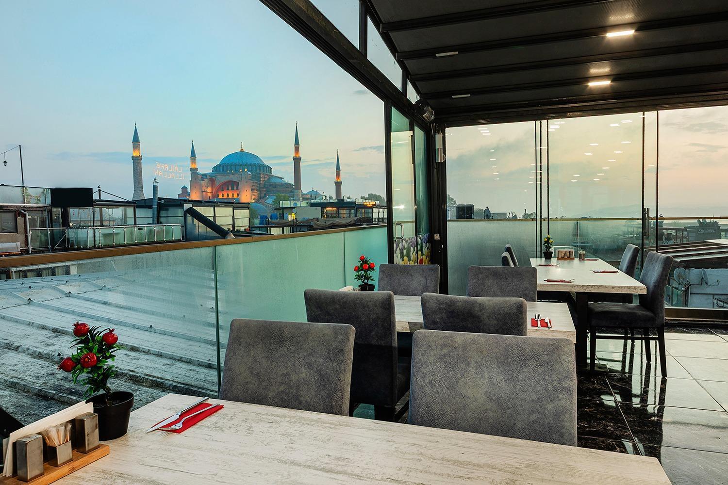 Aristocrat Hotel Istanbul Ngoại thất bức ảnh