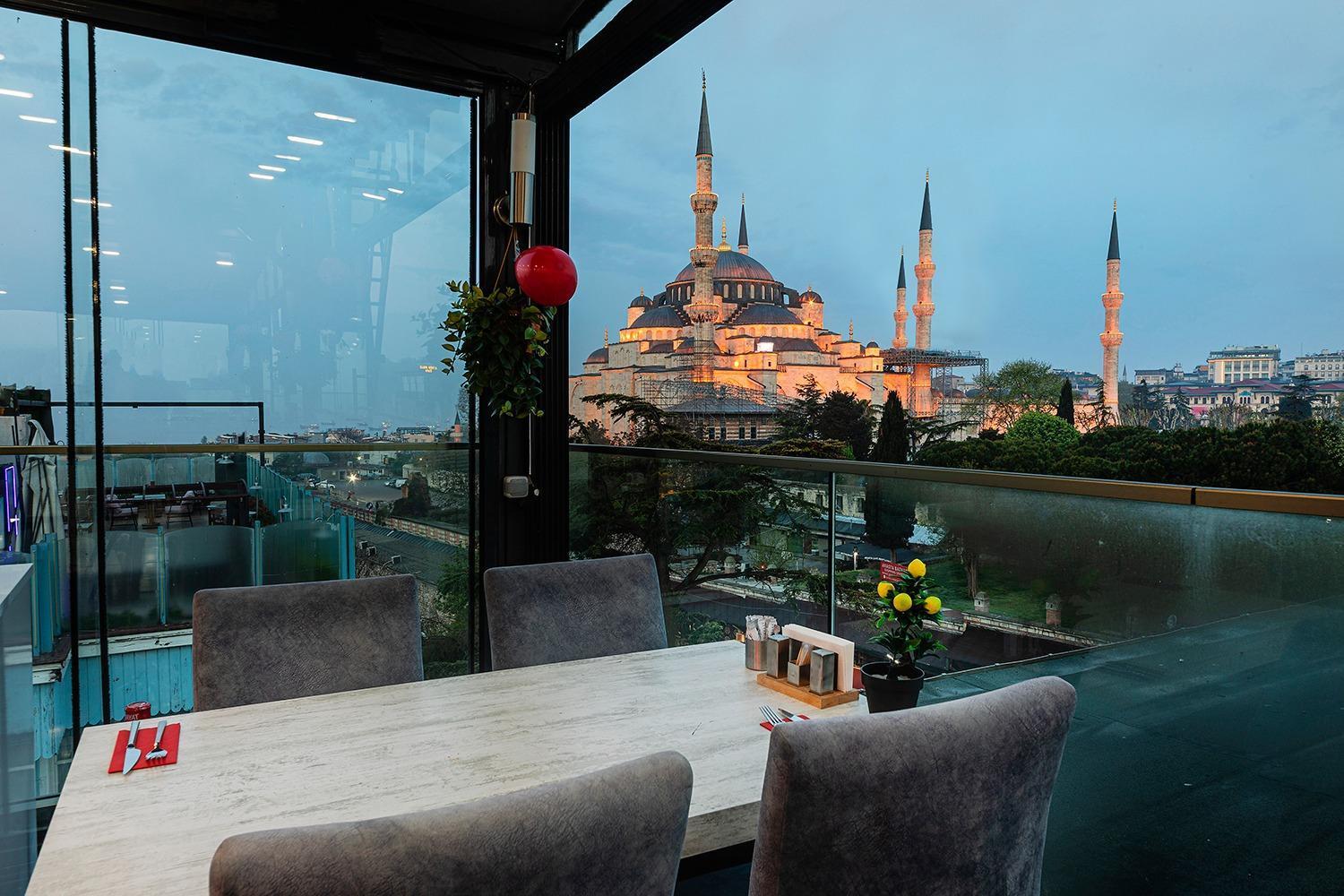 Aristocrat Hotel Istanbul Ngoại thất bức ảnh