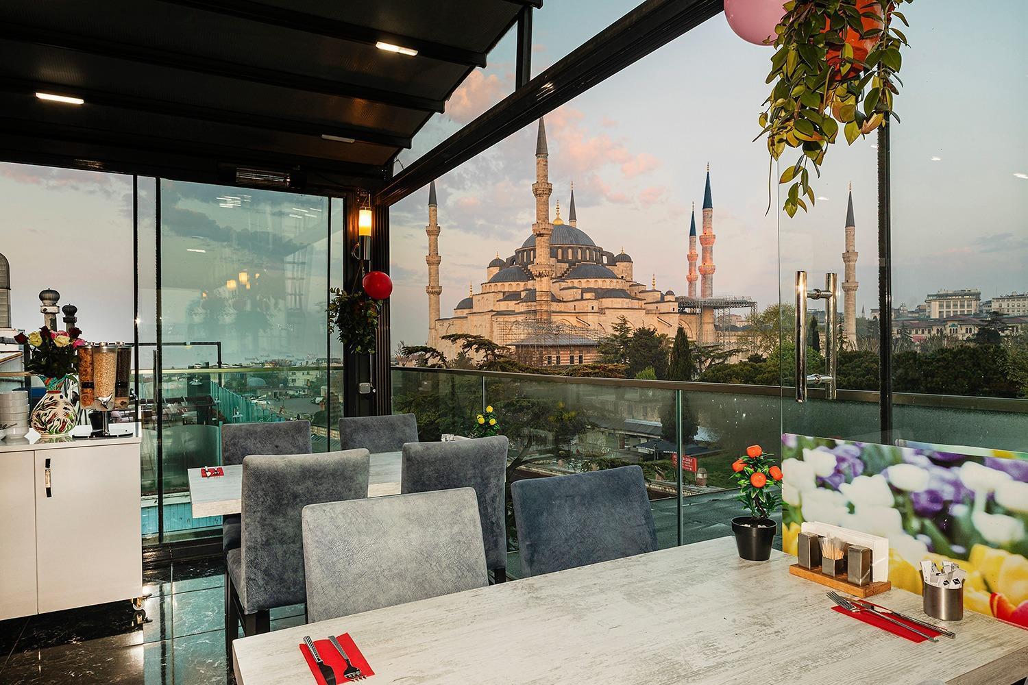 Aristocrat Hotel Istanbul Ngoại thất bức ảnh